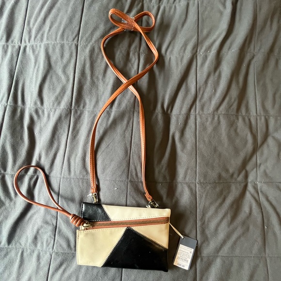 Target cross body small purse. - Picture 5 of 6